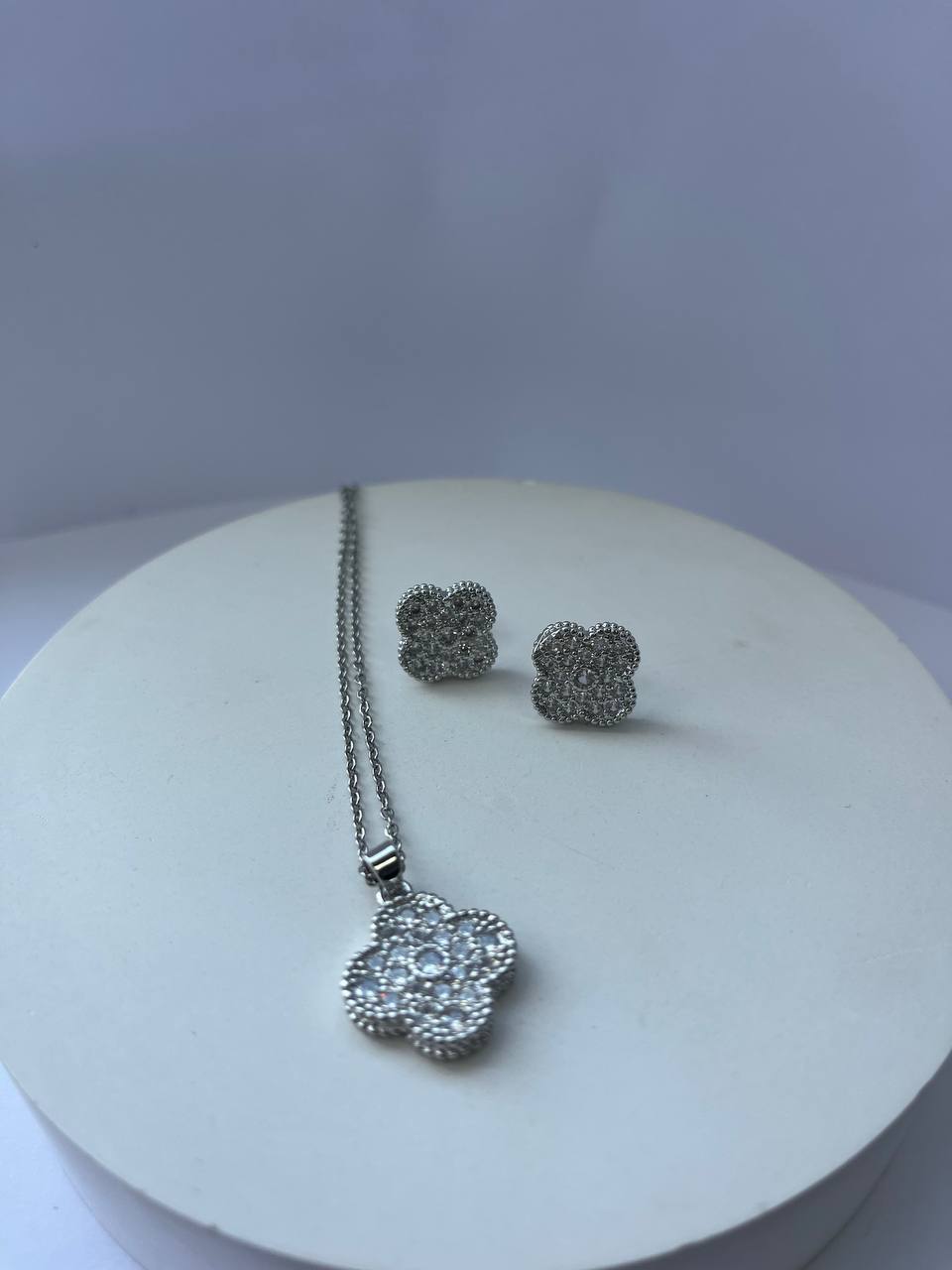 Набір (сережки та підвіска)